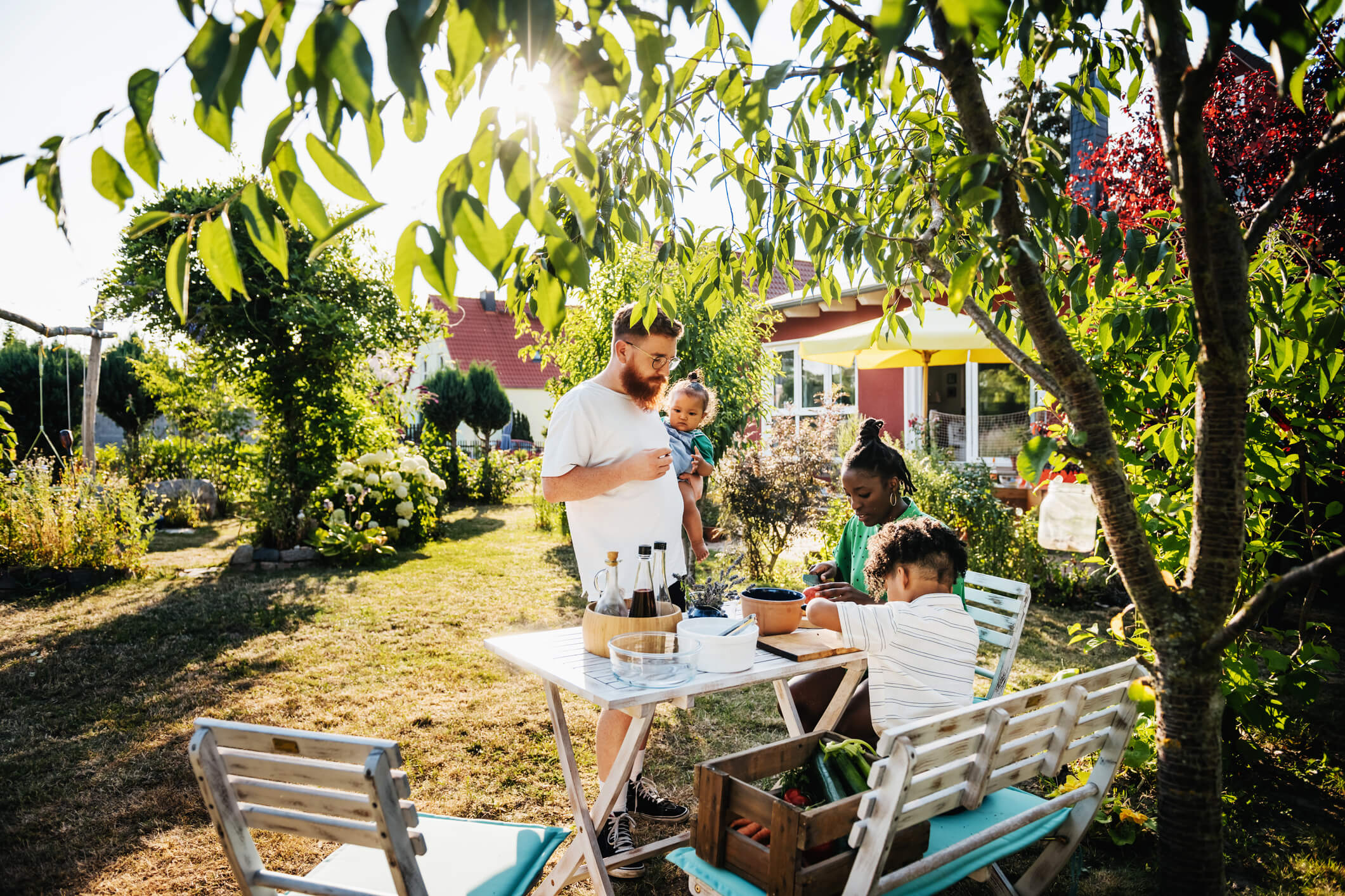 Familie verzekert tuinmeubels